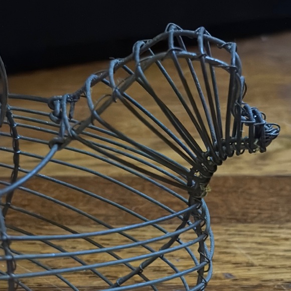 Vintage Wire Chicken Egg Basket - Picture 3 of 6